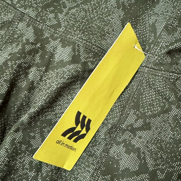 NWT target yoga pants sz s - Picture 4 of 6